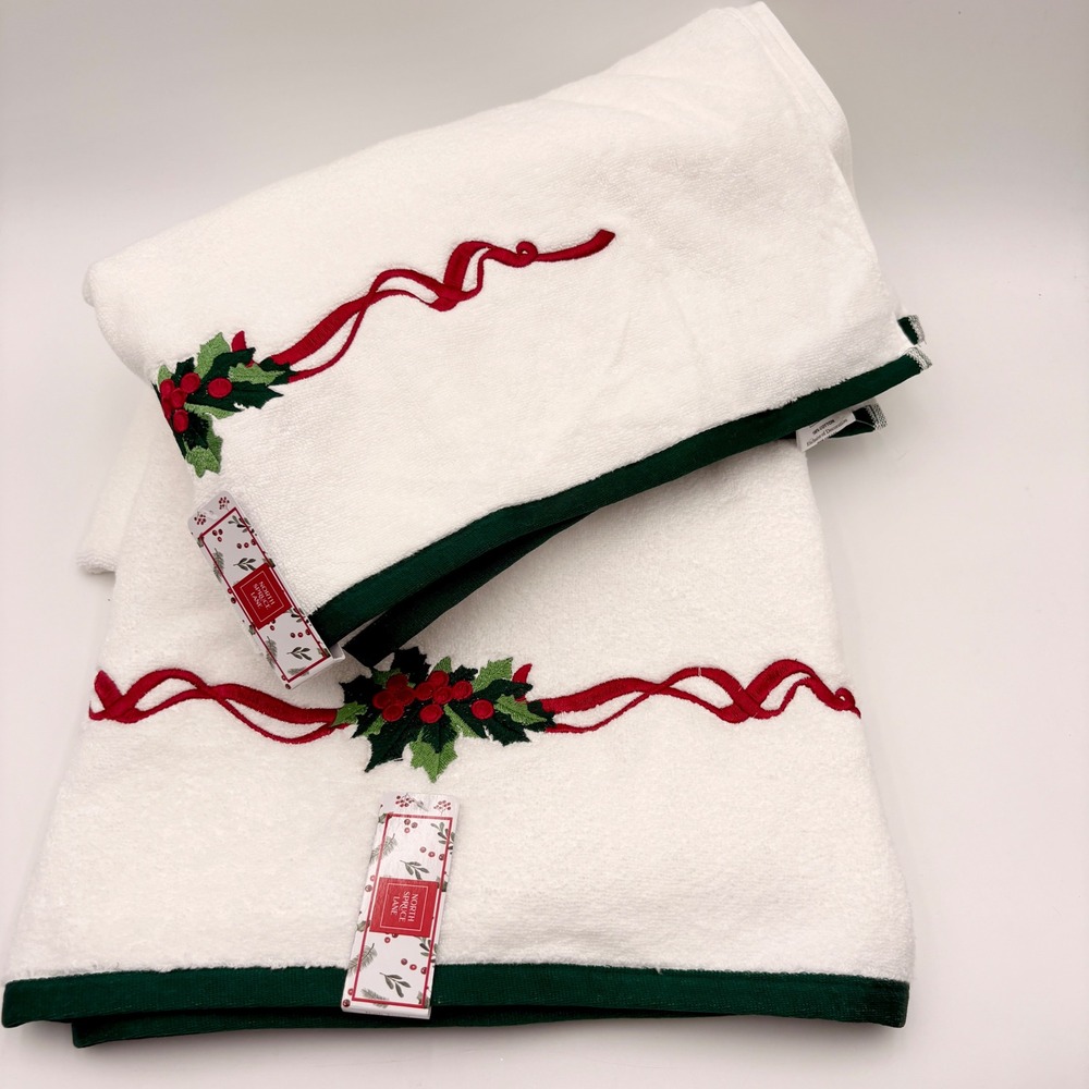 North Spruce Lane Christmas Bath Towels Set of 2 White Embroidered Holly Berry